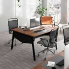 Plataforma De Trabalho Para 2 Pessoas Com Caixas De Tomadas I