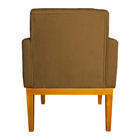 Poltrona Baronesa Capitone Pés Madeira Com Base Reforçada Sue