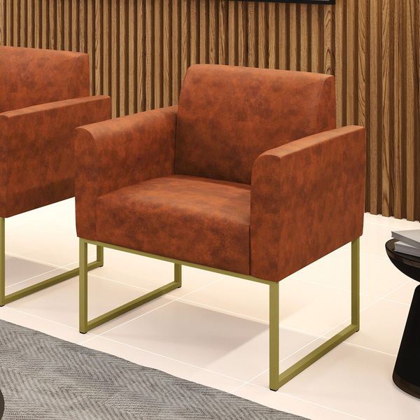 Poltrona Base Industrial Dourado Marisa Corano Nozes