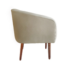 Poltrona Bianca Com Tressê Suede Bege Pés Palito Castanho C05