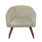 Poltrona Bianca Com Tressê Suede Pés Palito Castanho C05 - D'