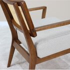 Poltrona Charmy Estofada Em Tecido E Madeira Tauari  Pinhão