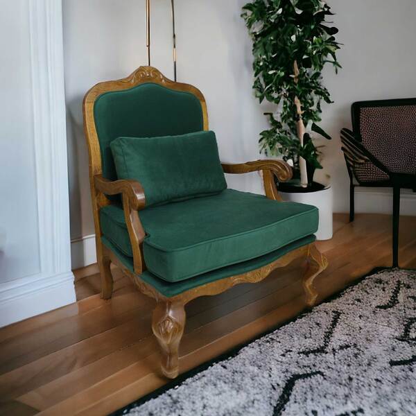 Poltrona Clássica Vivian Verniz Imbuia E Veludo Verde