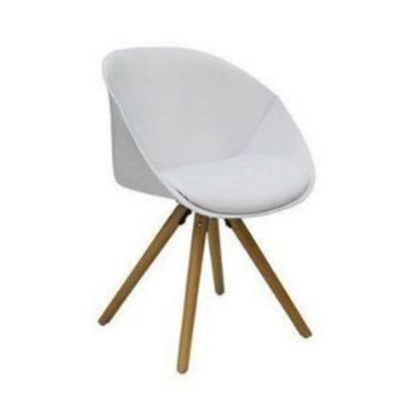 Poltrona Com Assento Polipropileno Injetado e Almofada Revest