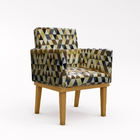 Poltrona Com Base Triângulo Bege Cadeira Escritório Recepção