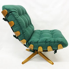 Poltrona Costela Tecido Veludo Verde Giratória Base Madeira -