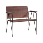 Poltrona Decorativa Base Em Aço Preto Eslovenia Madeira Casta