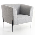 Poltrona Decorativa Coimbra Tecido Linho Pés Aço Preto Detalh