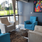 Poltrona Decorativa Luna D26 Recepção Clínica Barbearia Pés P