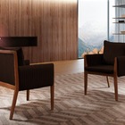 Poltrona Decorativa Marrom Em Veludo Angkor