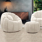 Poltrona Decorativa Orgânica Giratória Com Puff Cloud Bouclê