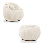 Poltrona Decorativa Orgânica Giratória Com Puff Cloud Bouclê