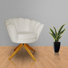 Poltrona Decorativa Pétala Pés Madeira Giratório Suede Bege -