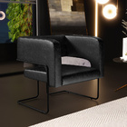 Poltrona Decorativa Scarlett D02 Base De Aço Preto Couríssimo