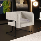Poltrona Decorativa Scarlett D02 Base De Aço Preto Linho Bege