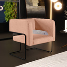 Poltrona Decorativa Scarlett D02 Base De Aço Preto Linho Rosê