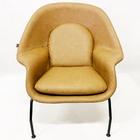 Poltrona Decorativa Womb Chair Com Puff Cor Caramelo Pés Pret