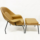 Poltrona Decorativa Womb Chair Com Puff Cor Caramelo Pés Pret