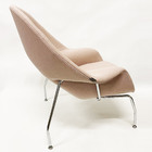 Poltrona Decorativa Womb Chair Com Puff Linho Cor Rosé Pés Cr
