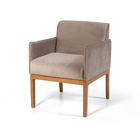 Poltrona Design Estofada Para Sala Slim Marrom Claro – Straub