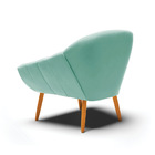 Poltrona Giovana Suede Azul Turquesa Pés Palito Castanho D´ro