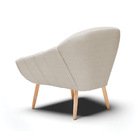 Poltrona Giovana Veludo Luxo Pés Palito Natural - Indo Decora