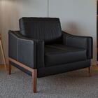 Poltrona Helena Couro Sintético Preto Brilho