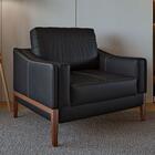 Poltrona Helena Couro Sintético Preto Fosco