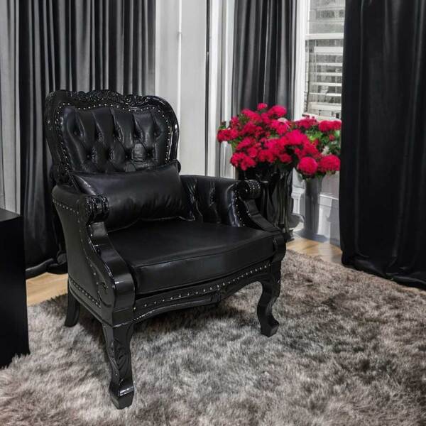 Poltrona Imperador Capitonê Preto Brilho E Courino Preto Com