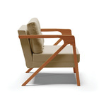 Poltrona Melissa Suede Marrom Rato Base De Madeira Castanho