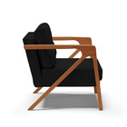 Poltrona Melissa Veludo Preto Luxo A81 Base De Madeira Castan