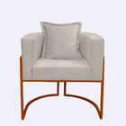 Poltrona Para Sala Base De Metal Reforçada Liz Veludo Bege -