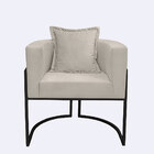 Poltrona Para Sala Base De Metal Reforçada Liz Veludo Bege -