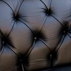 Poltrona Sala De Estar Chesterfield Com Pés Madeira Couro Pre