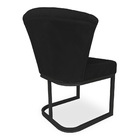 Poltrona Vitória Veludo Preto Matelassê Base Metálica Industr