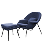 Poltrona Womb Chair Com Puff Base Preta Linho Azul