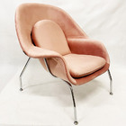 Poltrona Womb Chair Com Puff Veludo Rose Envelhecido - Poltro