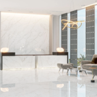 Porcelanato Marmorizado Polido Borda Reta Interno 121x121cm P71006 Branco Embramaco