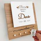 Porta Chaves Deus Abre Caminhos Amadeirado E Branco 20x20cm M