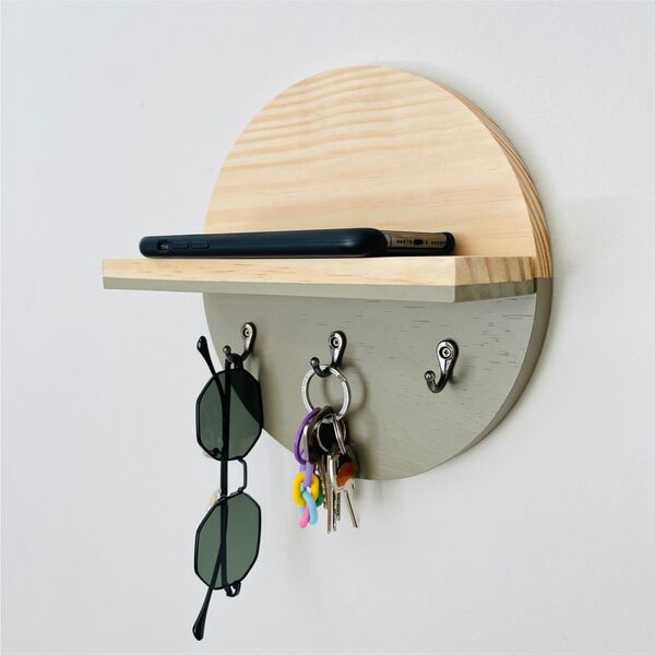 Porta Chaves Em Madeira Com Prateleira E Três Ganchos - Cinza