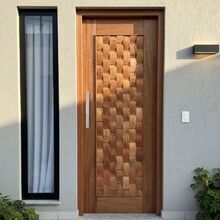 Porta Completa Pivotante Couro 120x210cm Em Madeira Maciça Ce