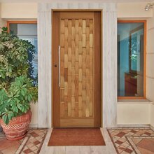 Porta Couro Em Pé Com Visor 210x92cm Batente 14cm Com Puxador