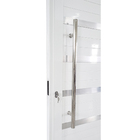 Porta De Alumínio Lambril Branco Com Puxador, Friso E Vidro L