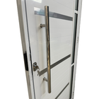 Porta De Aluminio Lambril Branco Com Puxador, Vidro E Friso L