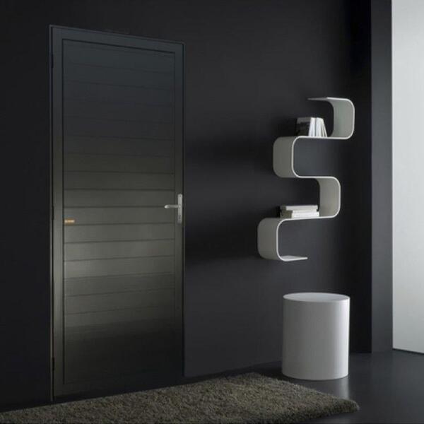 Porta De Alumínio Lambril Com Fechadura Preto Direita - 210x100