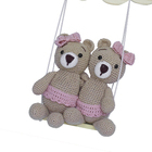 Porta Maternidade Nuvem Balança Ursinhas Gêmeas Crochê