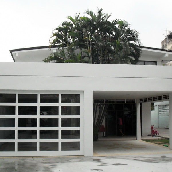 Portão De Garagem Americano Em Vidro