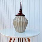 Potiche De Cerâmica Cáqui Com Tampa Trabalhado Ondulação