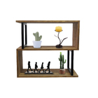 Prateleira Suspensa Com Suportes Em Metalon E Base Em Madeira