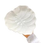 Prato Decorativo De Ceramica Banana Leaf Branco 4507 Lyor